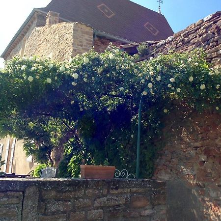 Le Vieux Chateau Bed & Breakfast Leynes Exterior photo